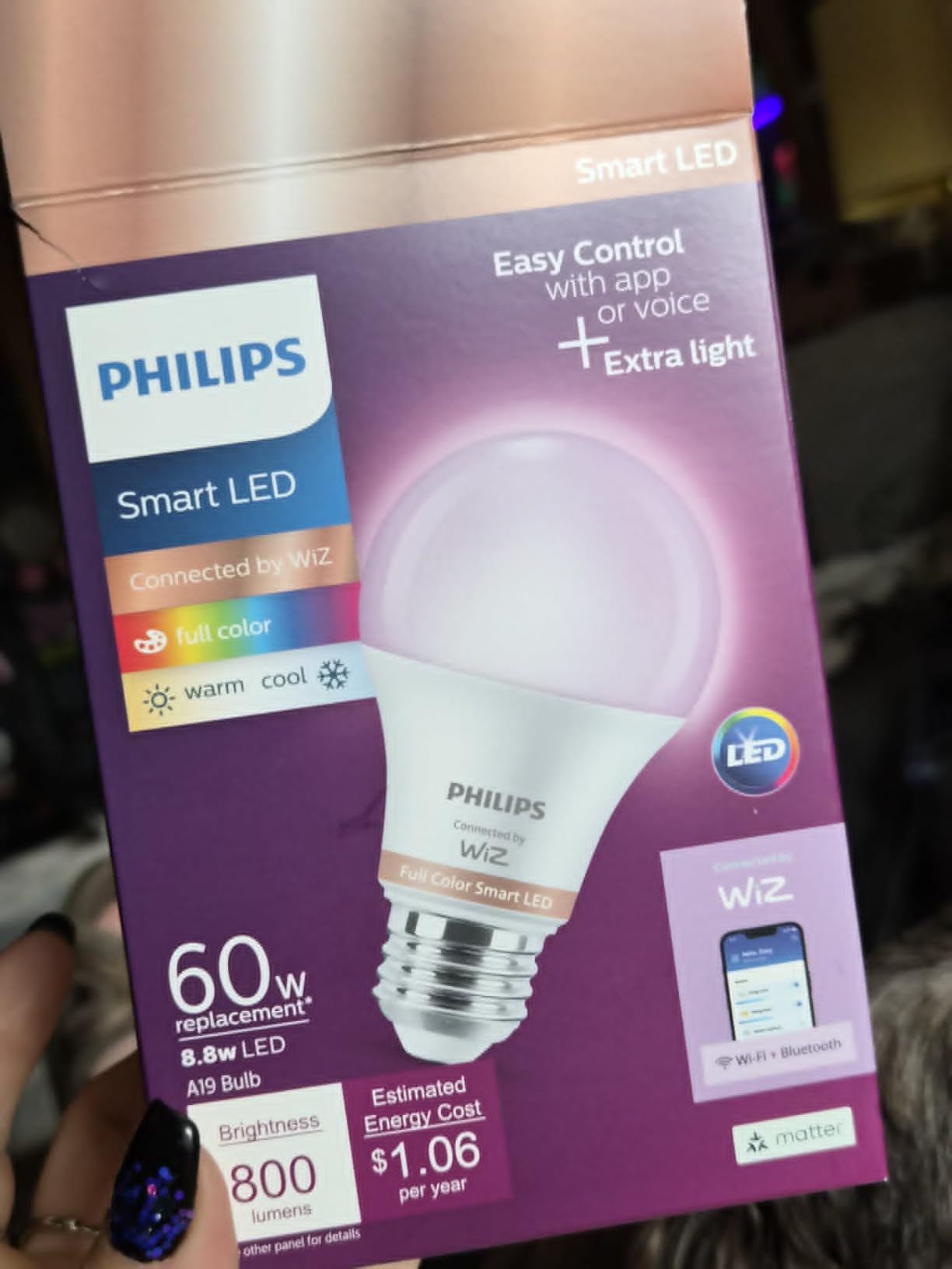 PHILIPS Smart Lighting Connected Light Bulbs, 4-Pack, Color A19 60W 800LM E26 Indoor LED Lights, Smart Bulbs with Motion Detection, Control with Voice or App customer photo 2