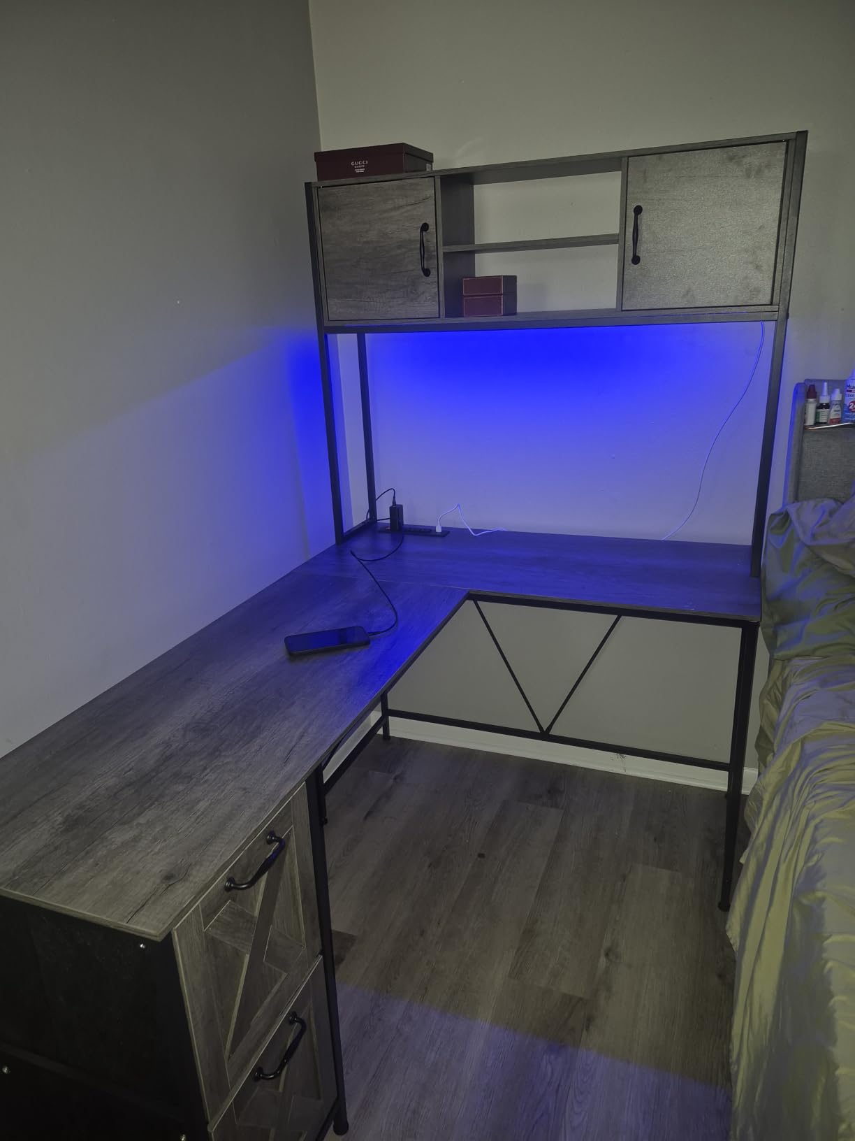 SEDETA Reversible Farmhouse L Shaped Computer Desk with Drawers, Hutch customer photo 2