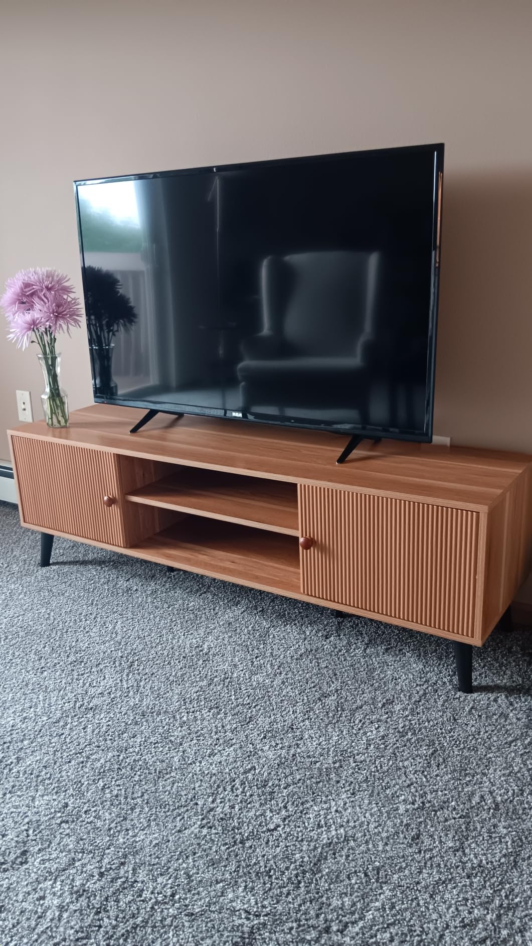 GTPLAYER TV Stand for Living Room, Mid Century Modern Entertainment Center for 55/60/65 Inch TVs, Retro Brown TV Console with Fluted Door Cabinets and Open Adjustable Shelve Storage for Bedroom customer photo 2